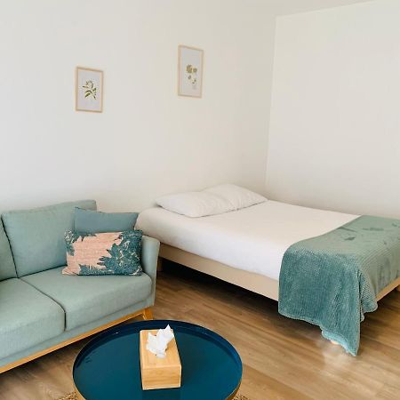 Studio Confort 35M2 Renove, Equipe Et Climatise, Tout Se Fait A Pied! Apartment อองทีบส์ ภายนอก รูปภาพ