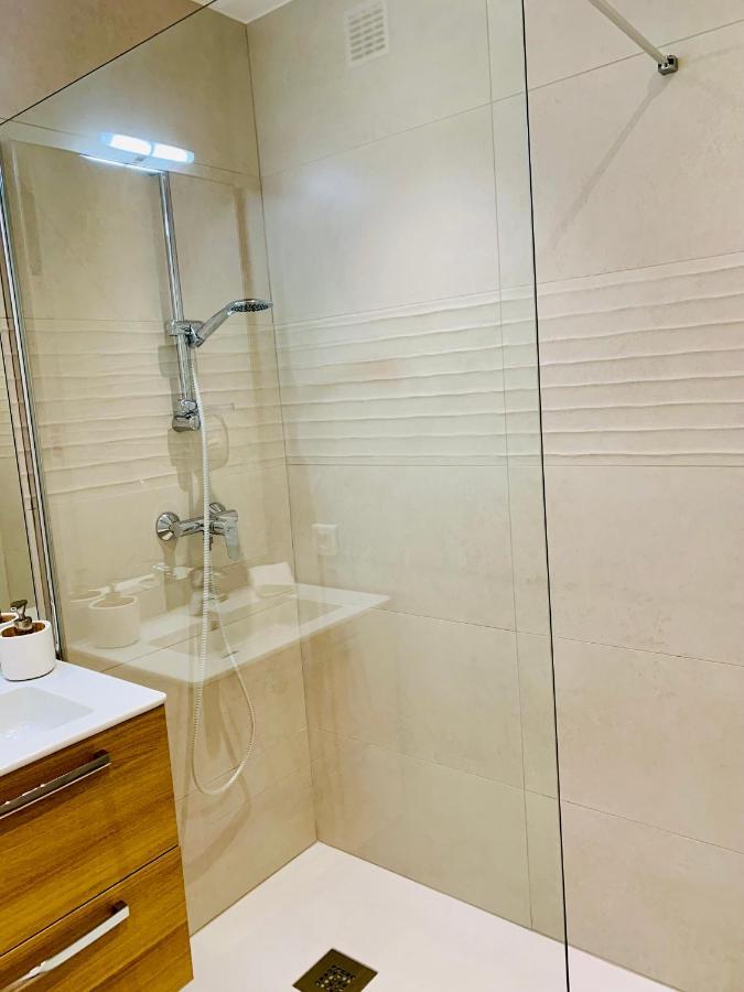 Studio Confort 35M2 Renove, Equipe Et Climatise, Tout Se Fait A Pied! Apartment อองทีบส์ ภายนอก รูปภาพ