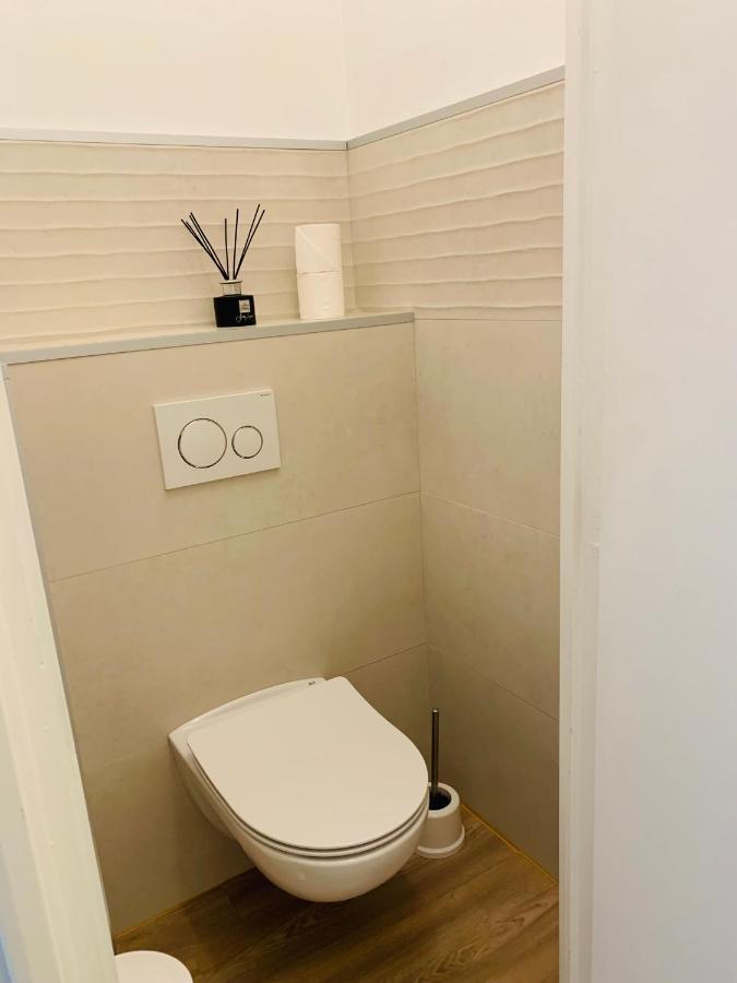 Studio Confort 35M2 Renove, Equipe Et Climatise, Tout Se Fait A Pied! Apartment อองทีบส์ ภายนอก รูปภาพ